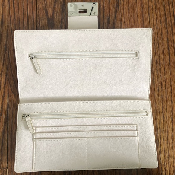 MK Wallet/Clutch - Picture 3 of 5